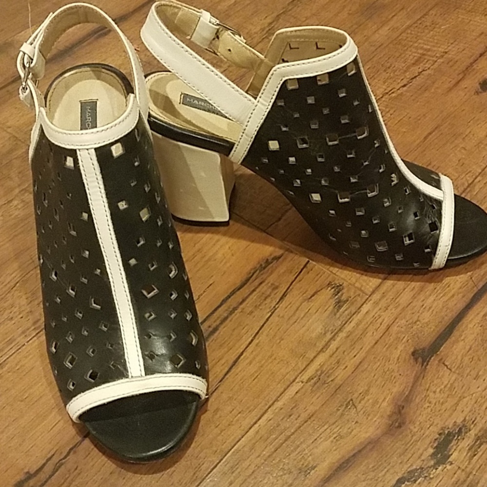 Marchez Vous Peep Toe Booties